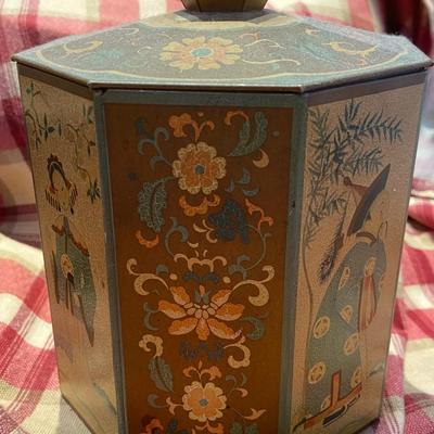 Lot of Assorted Vintage Tea Tins