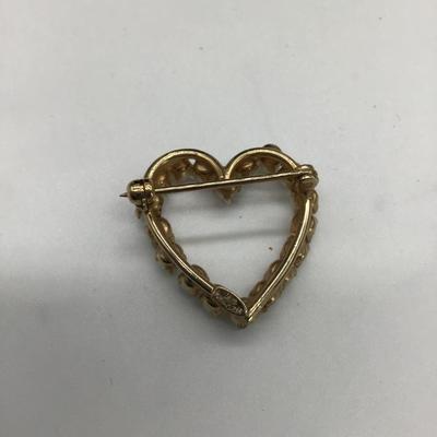 Pearl heart pin