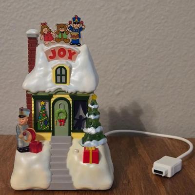 2009 Hallmark Animated Christmas House