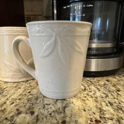 K305 Kitchen Aid Coffee Maker & Mugs