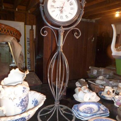 Electric Clock Suitable for Indoor/Outdoor Use