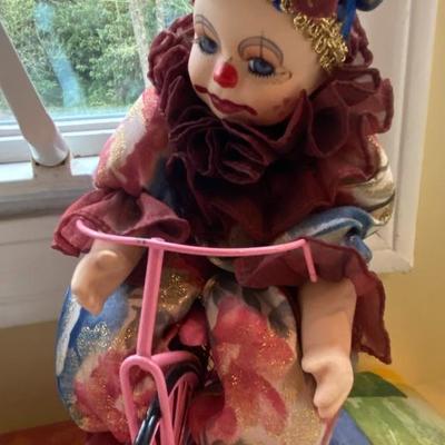 Lot of Six Assorted Clowns Figurines and Dolls
