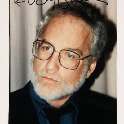 Richard Dreyfuss signed portrait photo 