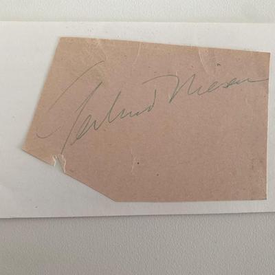 Gertrude Nielsen original signature