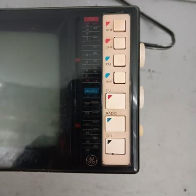 REALISTIC AUTO 8-TRACK PLAYER & GE SPACEMAKER TV/RADIO