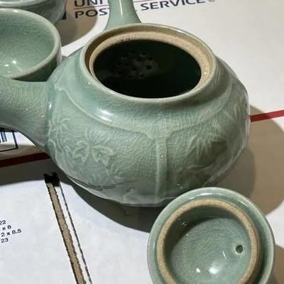 Vintage Korean Celadon Porcelain 6-Piece Tea Set Teapot & 5 Cups as Pictured.