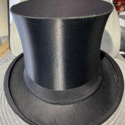 Antique Men's Silk Garantie-Klapphut Top Hat Seems Collapsible Preowned from an Estate. Top Hat Has Some Small Minor Material Parting as...