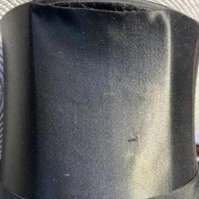 Antique Men's Silk Garantie-Klapphut Top Hat Seems Collapsible Preowned from an Estate. Top Hat Has Some Small Minor Material Parting as...