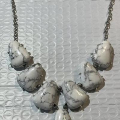 Carolyn Pollack American West White Howlite Sterling Silver Necklace New Never Worn Condition. Substantial Statement Necklace