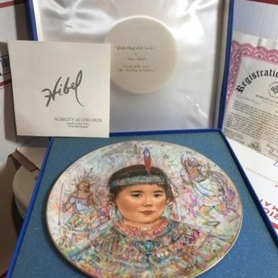 EDNA HIBEL Plate Nobility of Children 4th in the Series Chief Red Feather ~ EXCELLENT in Original Box as Pictured.