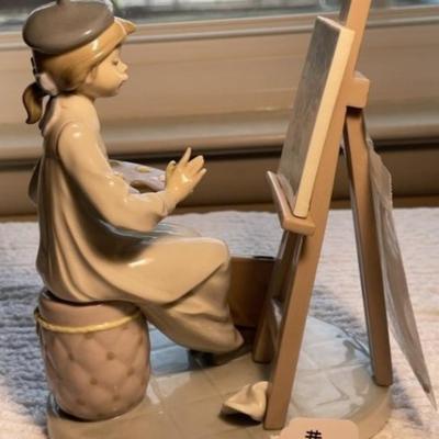 Lladro #5363 PAINTER WITH ORIGINAL BRUSH Figurine 6" Tall in VG Preowned Condition. No Original Box.