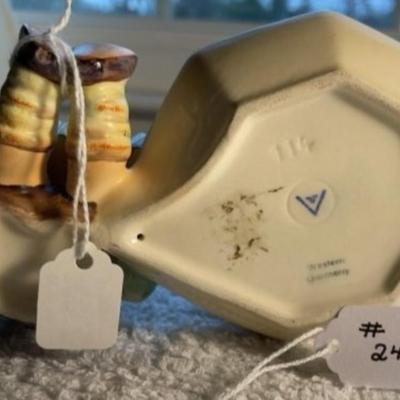HUMMEL Figurine #114 TMK-3 LET'S SING ASHTRAY 3.50"x 6.75" in Good Preowned Condition as Pictured.