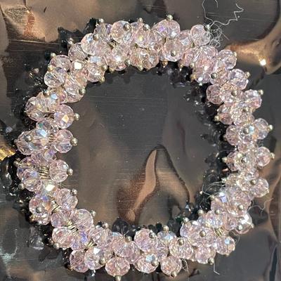 Vintage Pink Ice Glass/Crystal Stretch Bracelet in like New Preowned Condition as Pictured.