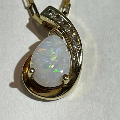 14K 20" Nice Link Chain with a 10K Diamond Opal Dainty Pendant in VG Preowned Condition from an Estate.