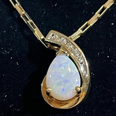 14K 20" Nice Link Chain with a 10K Diamond Opal Dainty Pendant in VG Preowned Condition from an Estate.