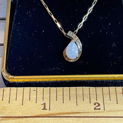 14K 20" Nice Link Chain with a 10K Diamond Opal Dainty Pendant in VG Preowned Condition from an Estate.
