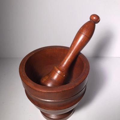 LOT 326L: Wooden Kitchen Collection - Mortar and Pestle, Bowls & Cutting Boards