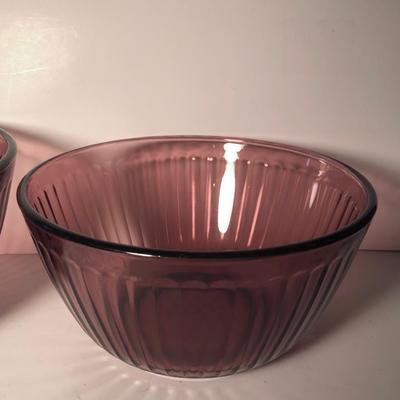 LOT 327L: Glass Cake Stand w/ Cloche, Spring Form Cake Pans & Pink Glass Pyrex Mixing Bowls