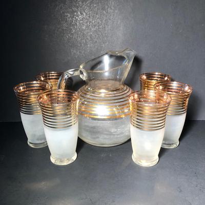 LOT 329K: Vintage 1940s Art Deco Frosted Gold Rimmed Pitcher w/ 6 Matching Glasses