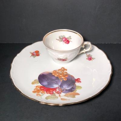 LOT 334P: Vintage Bavaria China Snack Plates w/ Tea Cups (4)