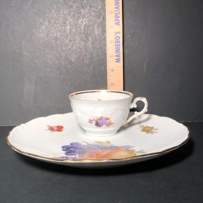 LOT 334P: Vintage Bavaria China Snack Plates w/ Tea Cups (4)
