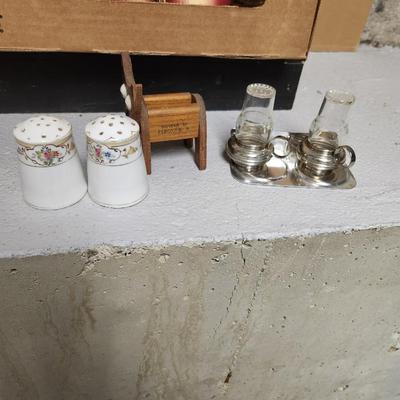 Box of salt and pepper shakers