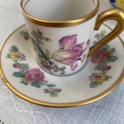 Lot of Assorted Floral Decor
