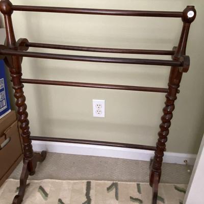 Quilt and Blanket Rack
