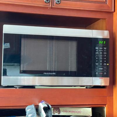 Frigidaire Microwave (K-SS)