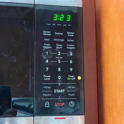 Frigidaire Microwave (K-SS)