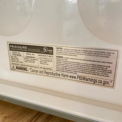 Frigidaire Microwave (K-SS)