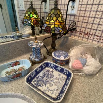 Bathroom Decor Lot