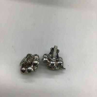 Weiss Vintage Rhinestone clip on earrings