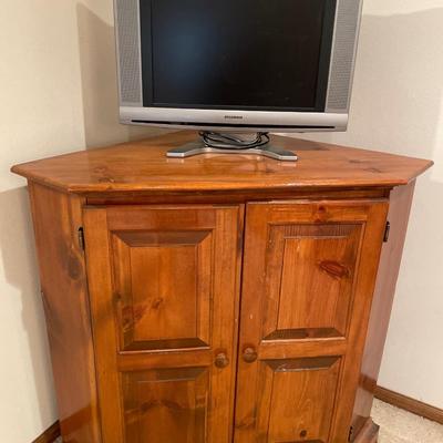 Wood corner stand and tv