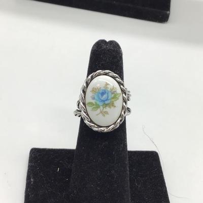 Sarah Cov flower Ceramic ring