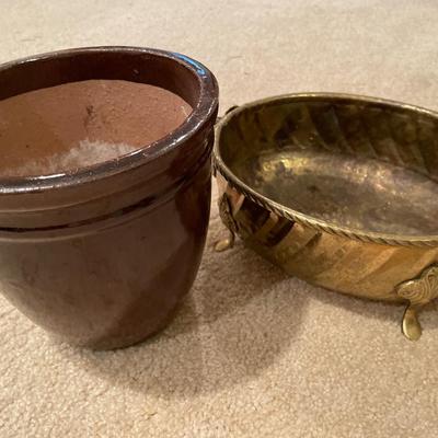 Brass pot and brown pot