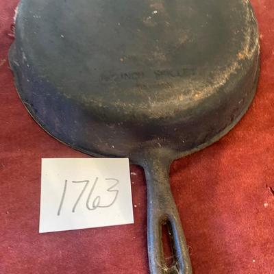 10.5â€ Cast Iron Skillet