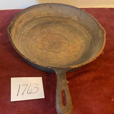 10.5â€ Cast Iron Skillet