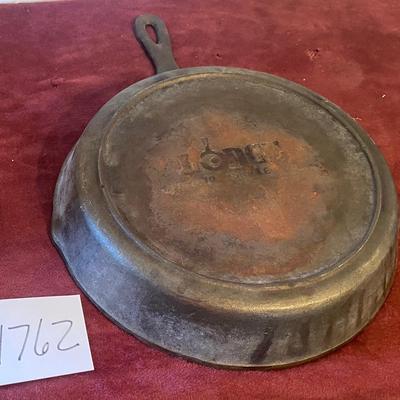 Lodge 10â€ Cast Iron Skillet