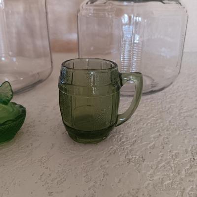 SMALL GLASS HEN ON NEST, SMALL MUG AND 2 RETRO JARS