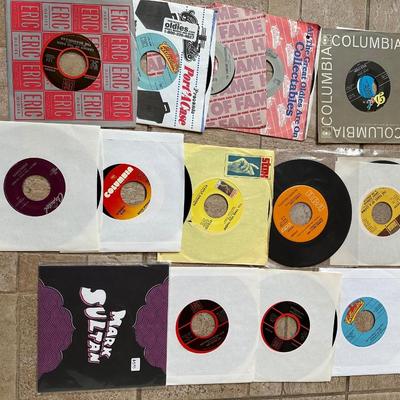 100+ Record Lot. 45’s w/ Travel Case