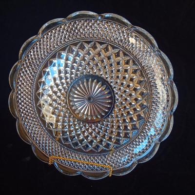 CHALKWARE PINEAPPLE WALL HANGING, GLASS PLATTER & CAST TRIVET