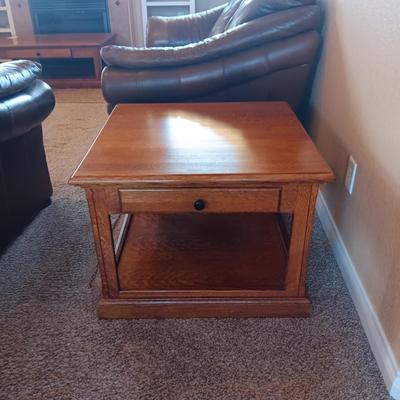 WOODLEY'S SOLID WOOD END TABLE WITH A DRAWER AND A SW TABLE LAMP