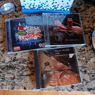 ATOMIC CLOCK AND THERMOMETER, GREETING CARDS, CD'S AND PLAYER