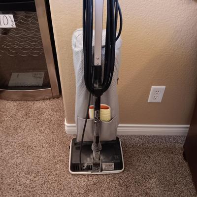 ORECK XL VACUUM