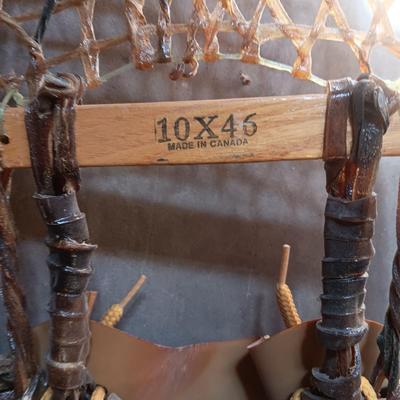 WOOD AND LEATHER SNOWSHOES WITH POLES