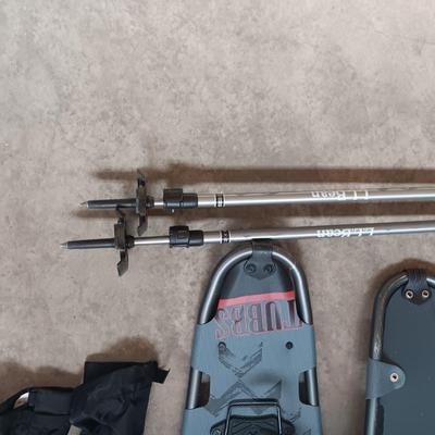 TUBBS WILDERNESS 30 SNOWSHOES, LL BEAN POLES AND CARRY BAG