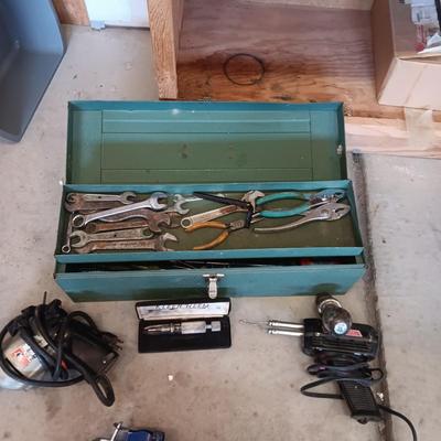 METAL TOOL BOX W/SHELF PLUS VARIOUS HAND AND POWER TOOLS