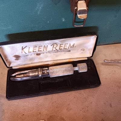 METAL TOOL BOX W/SHELF PLUS VARIOUS HAND AND POWER TOOLS