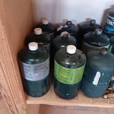PROPANE CANS AND PRESSURE REGULATORS